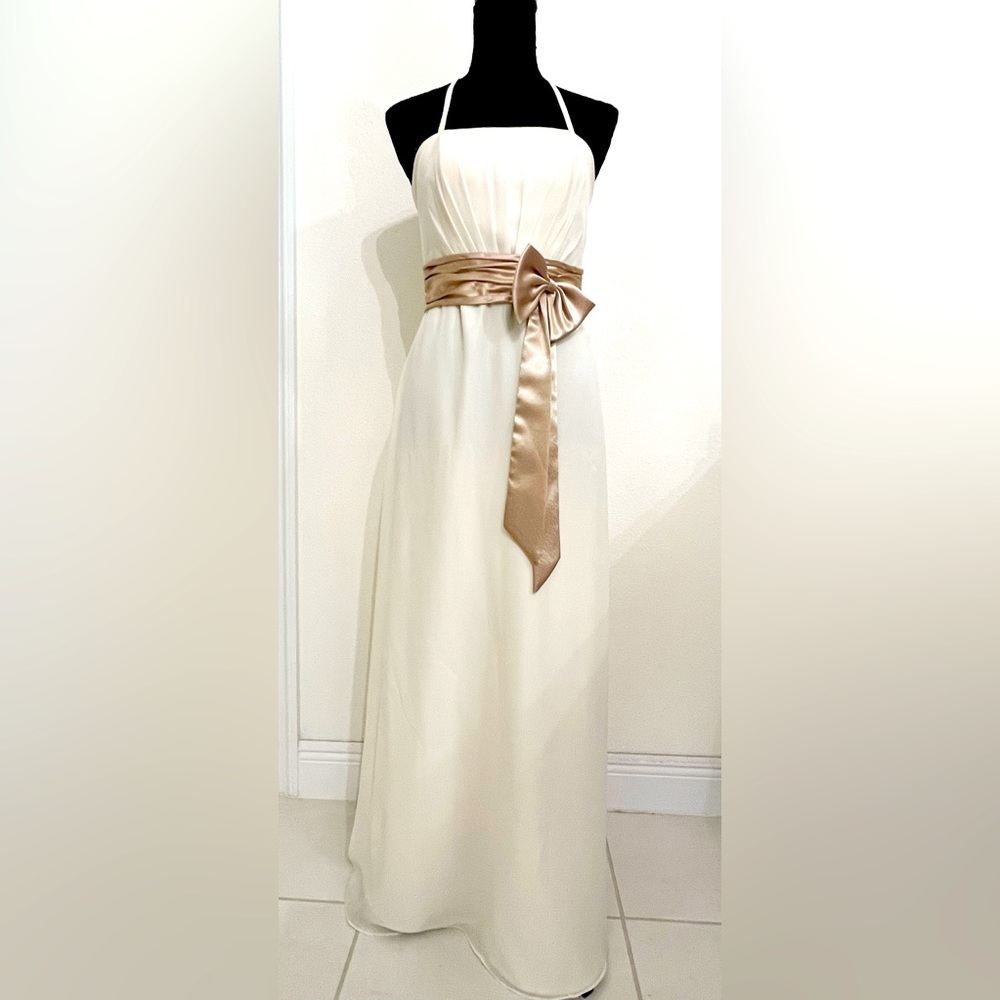 Bridal, prom, maxi dress.